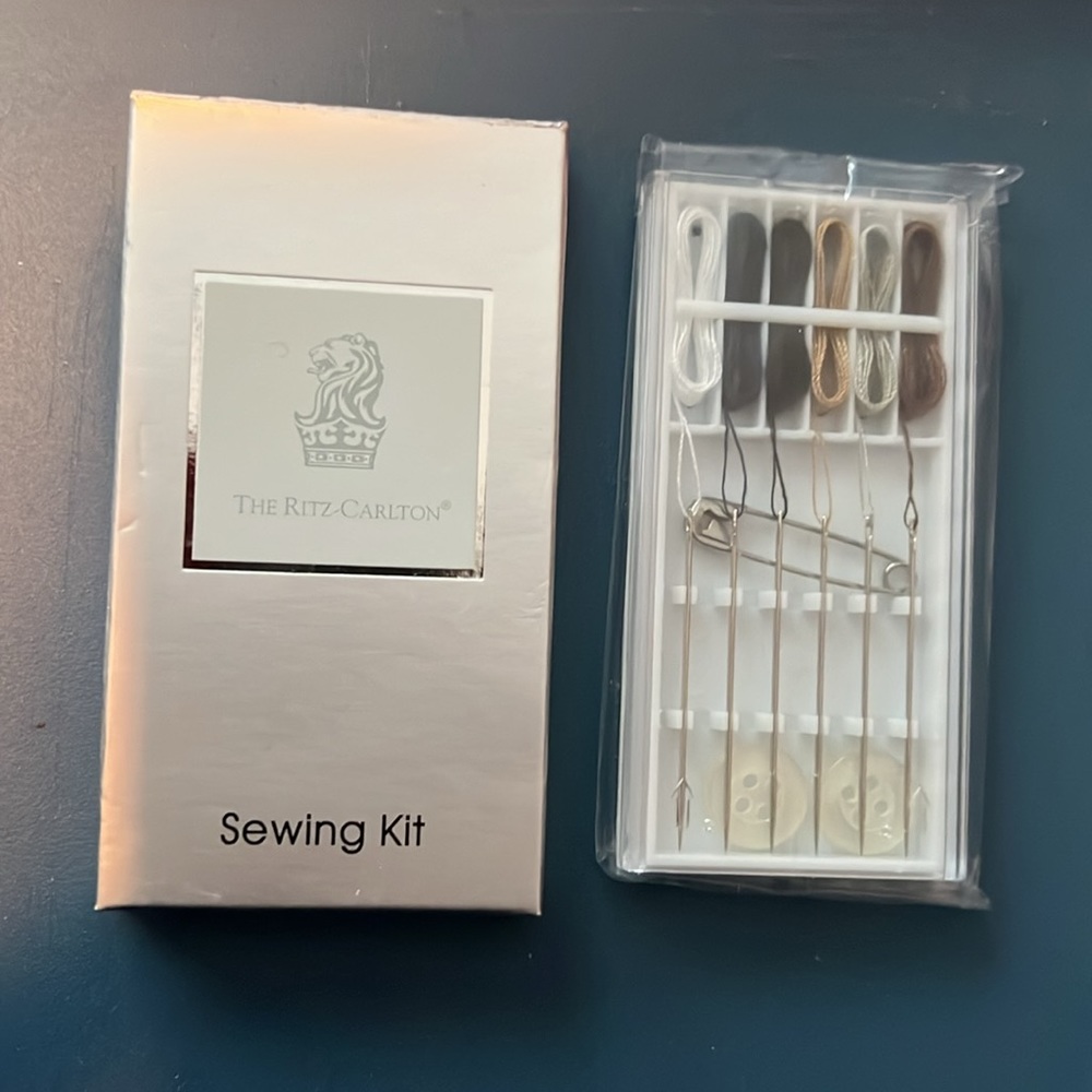 NEW RITZ CARLTON SEWING KIT-